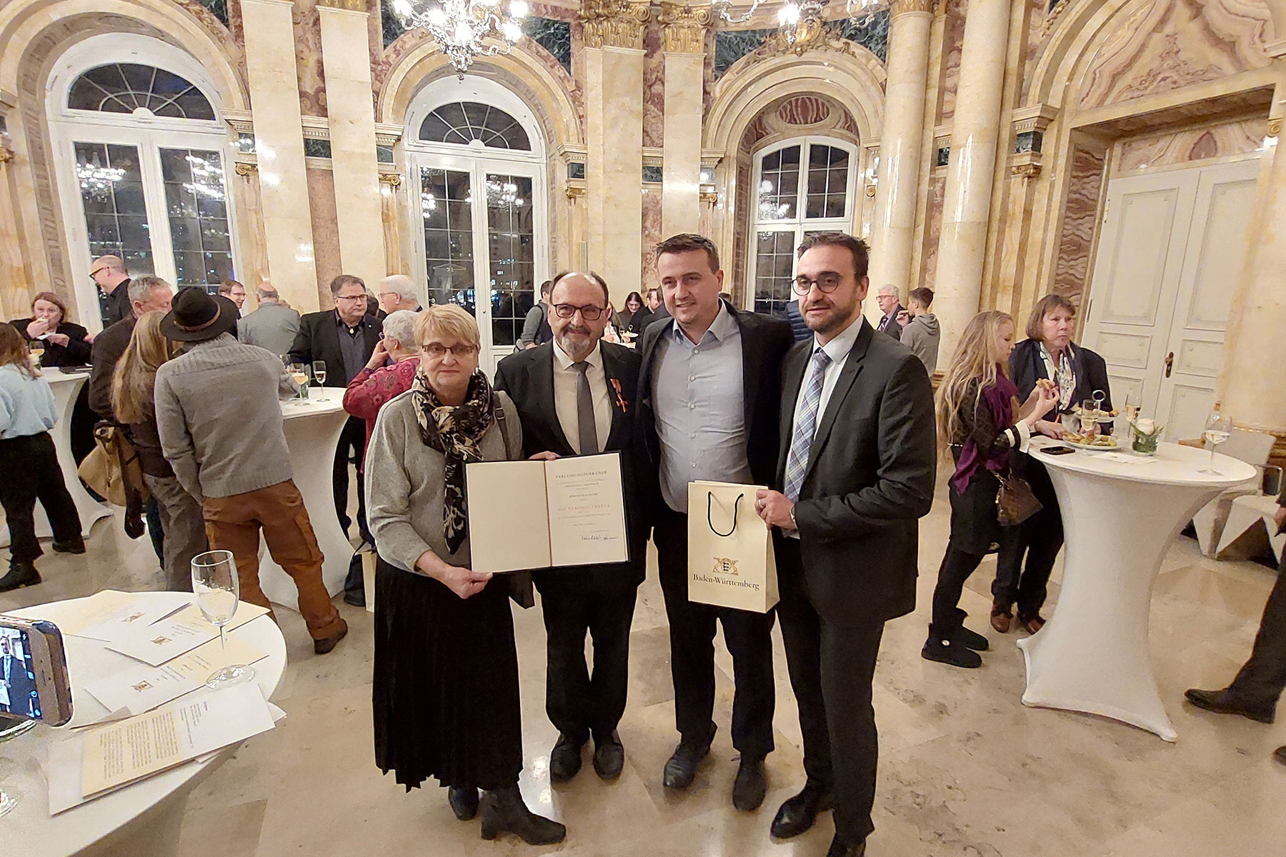 Barbara Vostry Ritter Verleihung des Bundesverdienstkreuzes an Konrad Ritter